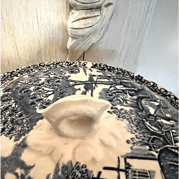 Vintage Myott “Royal Mail” Staffordshire England, Covered Vegetable Bowl - Picture 10 of 12